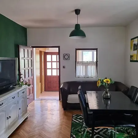 Holiday House Few Minutes From Center Of Sinj