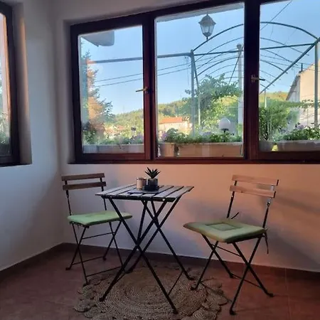 Holiday House Few Minutes From Center Of Sinj